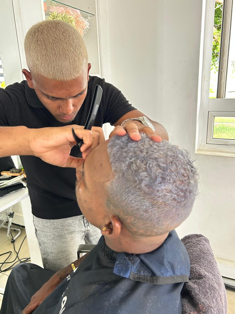 Barber & Grooming